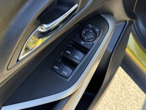 Used 2024 Chevrolet Trax RS w/ Sunroof Package image 10