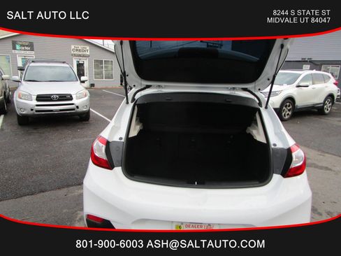 Used 2018 Chevrolet Cruze LT w/ Convenience Package image 21