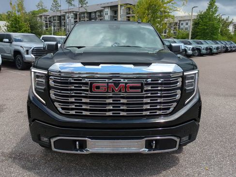 Used 2025 GMC Sierra 1500 Denali AWD/4WD image 9