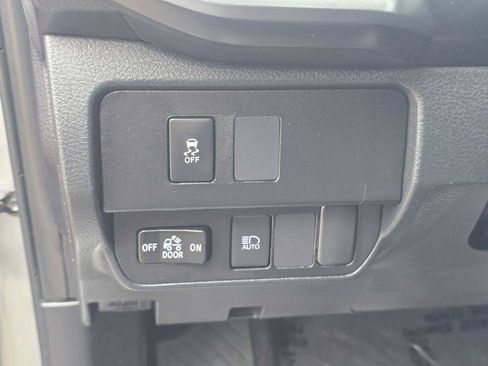 Certified 2023 Toyota Tacoma SR AWD/4WD image 29