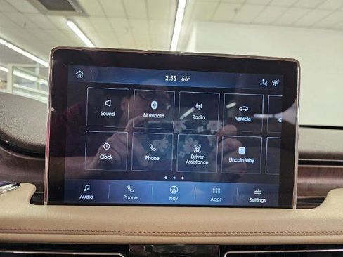 Used 2020 Lincoln Aviator Reserve w/ Equipment Group 201A AWD/4WD image 17
