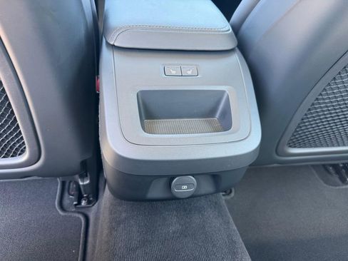 Used 2025 Volvo S60 B5 Core FWD image 9