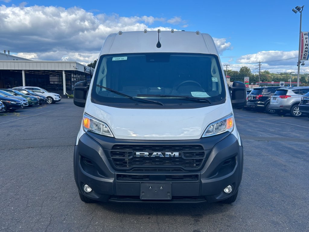 Used 2024 RAM ProMaster 2500 w/ Convenience Group FWD image 2