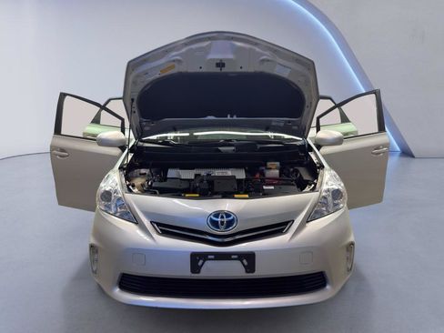 Used 2014 Toyota Prius V Three FWD image 10