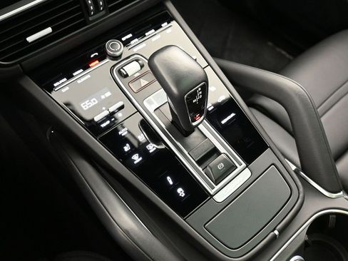 Used 2023 Porsche Cayenne Turbo S image 23