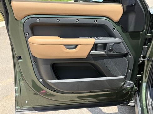 New 2026 Land Rover Defender 130 X-Dynamic SE AWD/4WD image 16