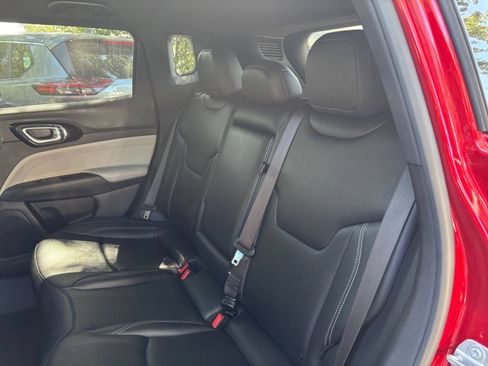 Used 2025 Jeep Compass Limited AWD/4WD image 33