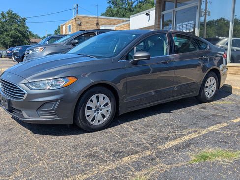 Used 2019 Ford Fusion S FWD image 4