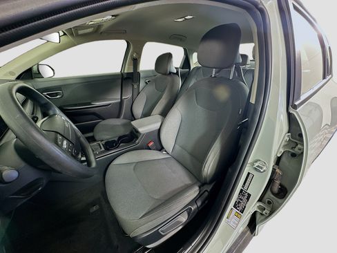 Used 2025 Kia K4 FWD image 13