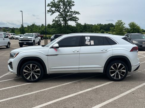 Used 2024 Volkswagen Atlas Cross Sport SEL Premium R-Line AWD/4WD image 2