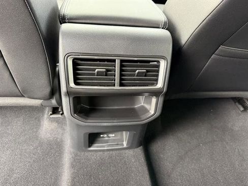 Certified 2025 Volkswagen Atlas Cross Sport SE image 25