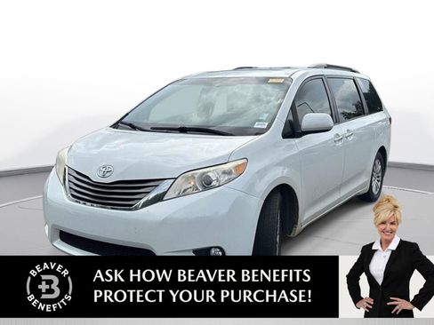 Used 2015 Toyota Sienna XLE FWD image 1