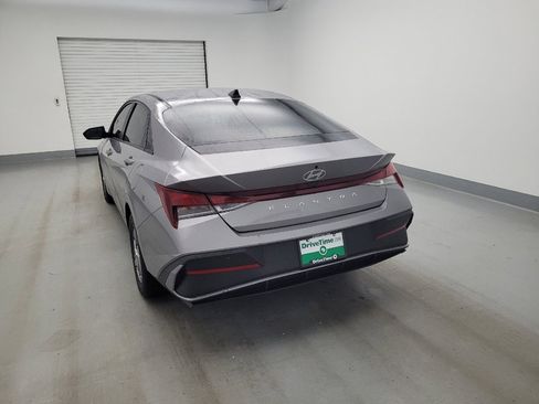 Used 2025 Hyundai Elantra SE FWD image 6