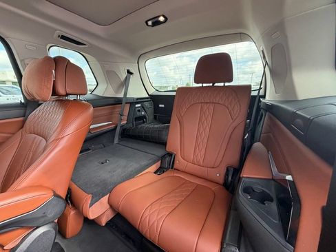 Used 2023 BMW X7 xDrive40i w/ Premium Package AWD/4WD image 9