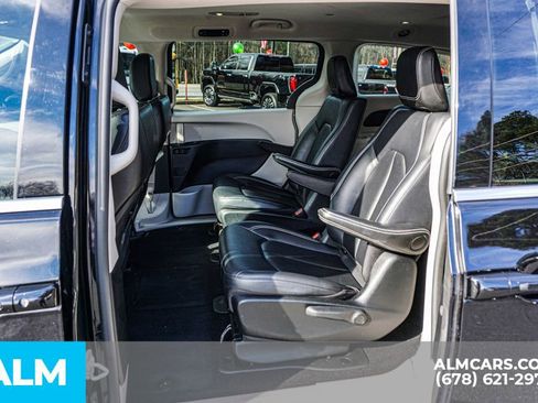 Used 2024 Chrysler Pacifica Limited FWD image 22