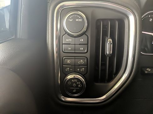 Used 2023 GMC Sierra 3500 Denali w/ Denali Ultimate Package image 30