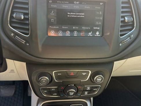 Used 2018 Jeep Compass Latitude w/ Popular Equipment Group AWD/4WD image 8
