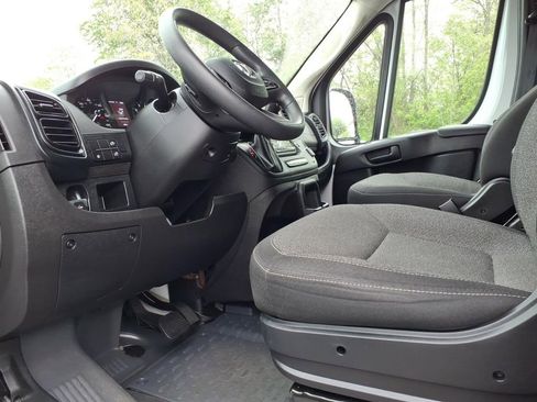 Used 2025 RAM ProMaster 2500 w/ Convenience Group FWD image 13