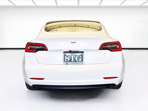 Used 2020 Tesla Model 3 Standard Range Plus RWD image 5