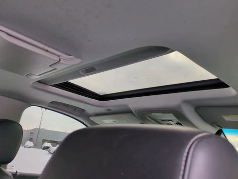 Used 2015 Chevrolet Suburban LTZ image 22