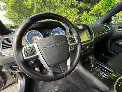 Used 2011 Chrysler 300 Limited RWD image 44