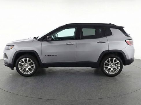 Used 2025 Jeep Compass Limited AWD/4WD image 5