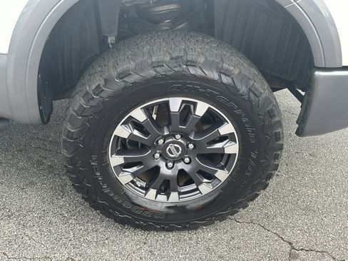Used 2017 Nissan Titan PRO-4X w/ Pro-4x Convenience Package image 14
