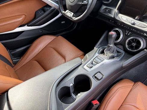 Used 2017 Chevrolet Camaro SS image 11