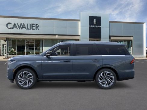 New 2026 Lincoln Navigator Reserve AWD/4WD image 3