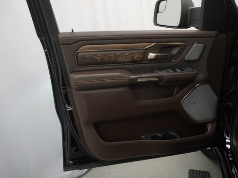 Used 2025 RAM 1500 Limited AWD/4WD image 43