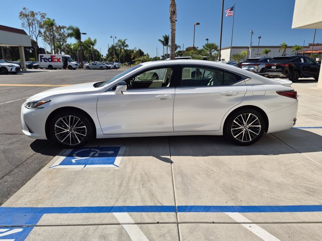 Used 2025 Lexus ES 300h w/ Premium Package FWD image 8