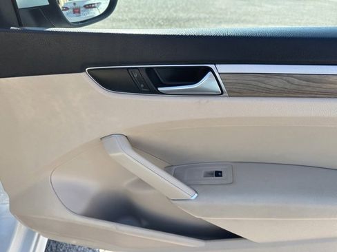 Used 2017 Volkswagen Passat 1.8T SE image 15