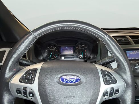 Used 2014 Ford Explorer XLT FWD image 30