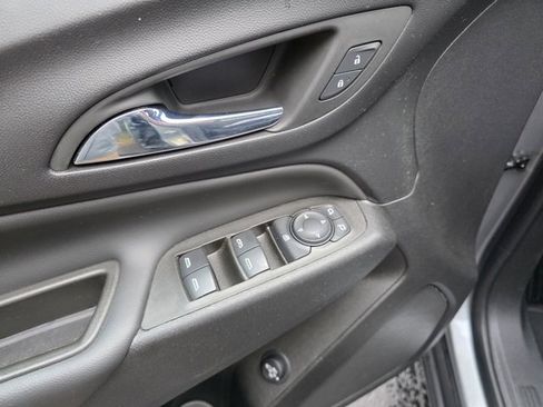 Used 2023 Chevrolet Equinox LT image 32