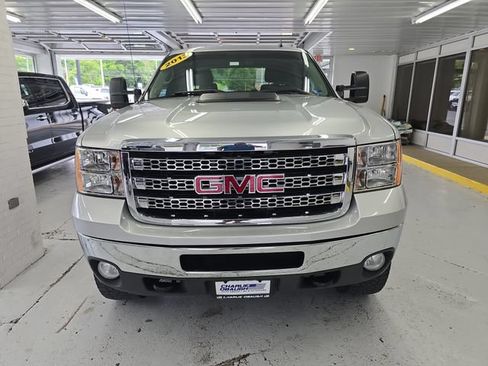 Used 2013 GMC Sierra 2500 SLE w/ SLE Preferred Package AWD/4WD image 8