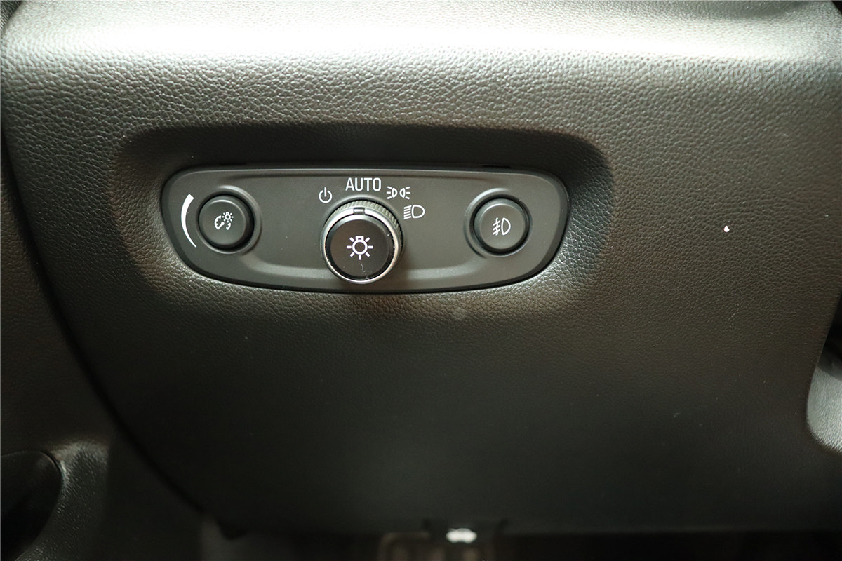 Used 2020 Chevrolet Traverse RS FWD image 31