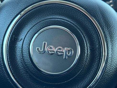 Used 2021 Jeep Compass Latitude w/ Sun and Sound Group AWD/4WD image 30