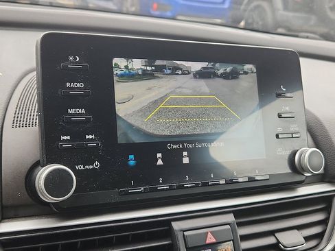 Used 2019 Honda Accord LX image 12