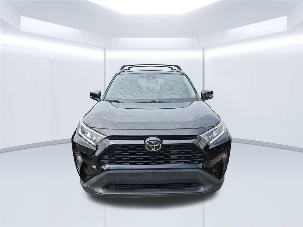 Used 2020 Toyota RAV4 XLE FWD image 5
