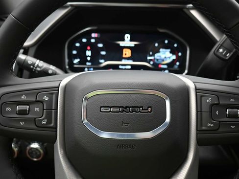 New 2025 GMC Sierra 2500 Denali w/ Denali Reserve Package image 15