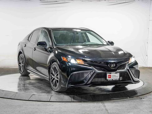 Certified 2024 Toyota Camry SE FWD image 6