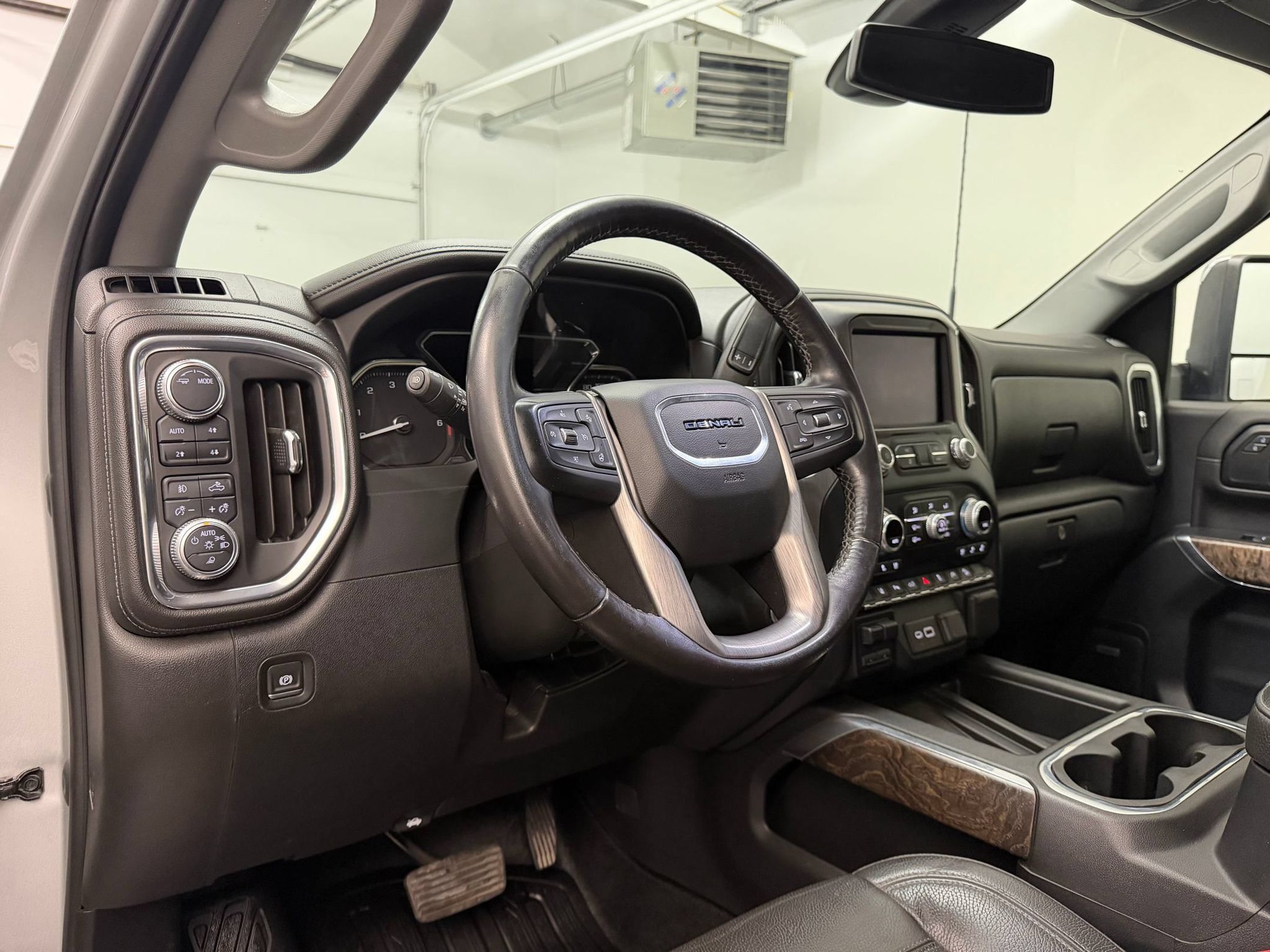 Used 2020 GMC Sierra 3500 Denali w/ Gooseneck/5TH Wheel Package AWD/4WD image 4