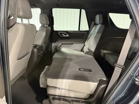 Used 2022 Chevrolet Tahoe LT w/ Luxury Package image 32