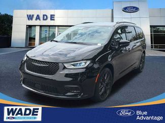 Used 2024 Chrysler Pacifica Touring-L w/ S Appearance Package AWD/4WD video 1