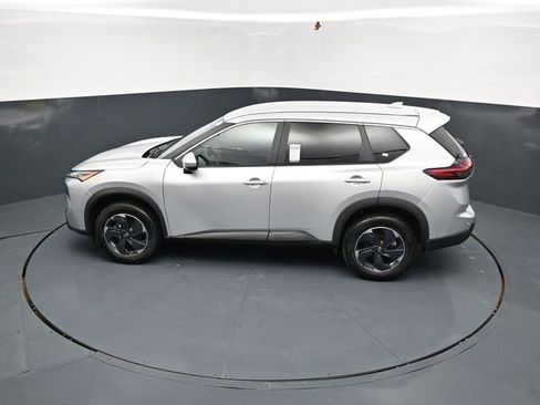 Used 2025 Nissan Rogue SV AWD/4WD image 43