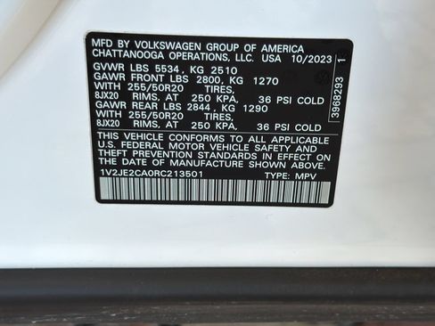 Used 2024 Volkswagen Atlas Cross Sport SE FWD image 27