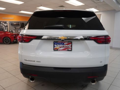 Used 2023 Chevrolet Traverse LT image 12