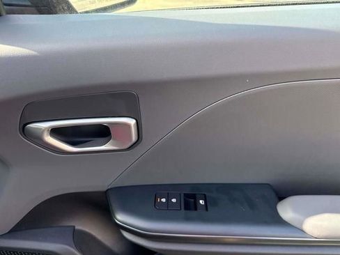 Used 2025 Kia K4 LXS image 22