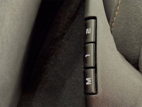 Used 2025 McLaren 750S Spider image 21