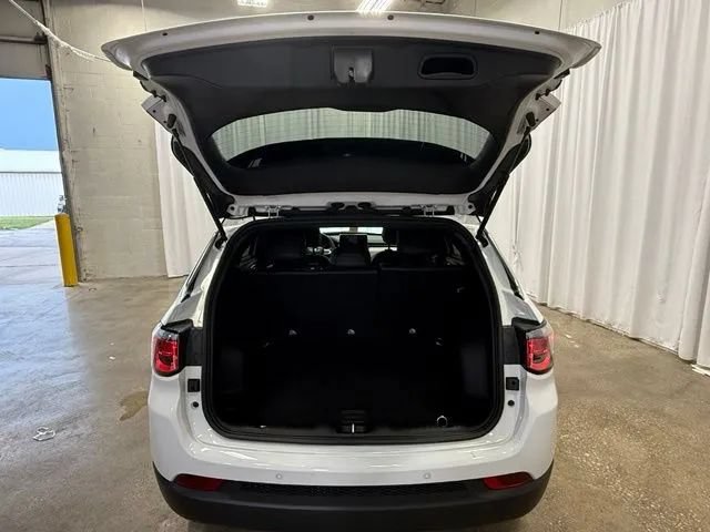 Used 2025 Jeep Compass Limited AWD/4WD image 24